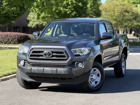 Used 2020 Toyota Tacoma SR5 RWD image 1