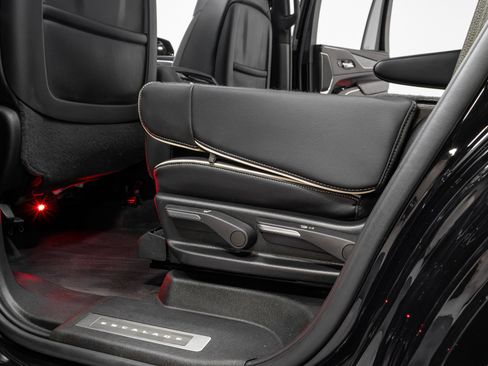 Used 2022 Cadillac Escalade Sport w/ Touring Package image 33