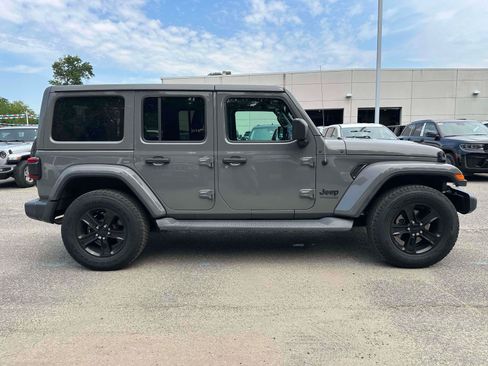 Used 2020 Jeep Wrangler Unlimited Sahara AWD/4WD image 6