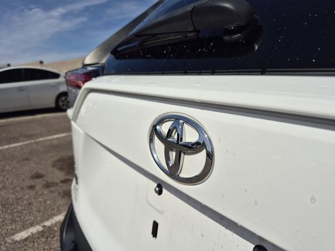 Certified 2021 Toyota RAV4 LE AWD/4WD image 22