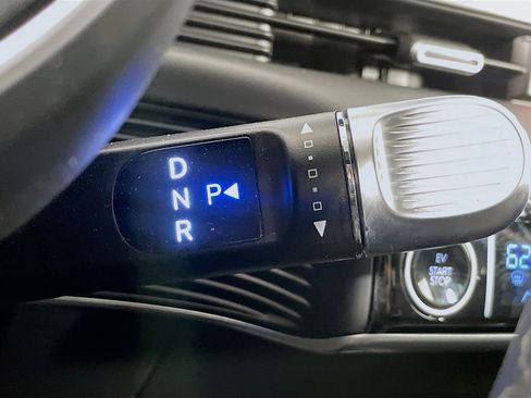 Used 2024 Hyundai Ioniq 5 Limited image 25