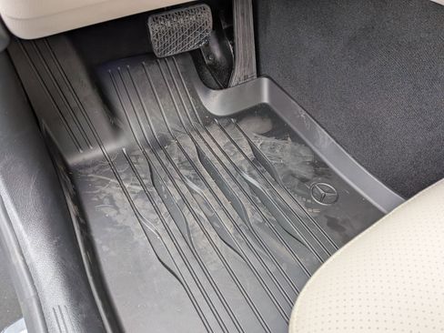 New 2026 Mercedes-Benz GLC 300 image 17