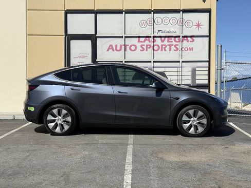 Used 2023 Tesla Model Y Long Range image 5