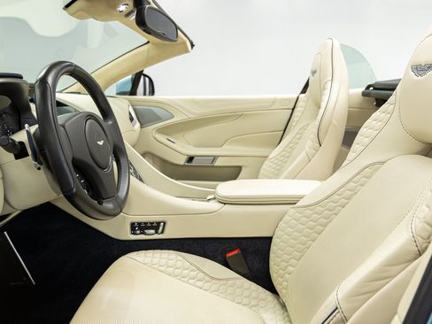 Used 2016 Aston Martin Vanquish Volante RWD image 37