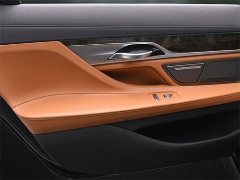 Used 2020 BMW 750i xDrive 750i xDrive w/ M Sport Package image 13