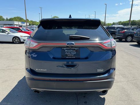 Used 2017 Ford Edge SEL w/ Cargo Accessory Package FWD image 4