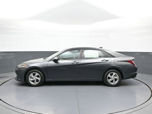 Certified 2021 Hyundai Elantra SE FWD image 9