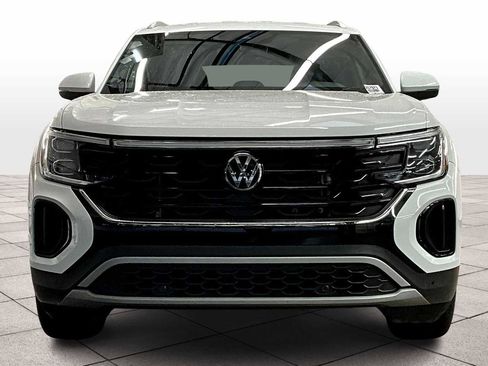 Used 2024 Volkswagen Atlas Cross Sport SE image 3
