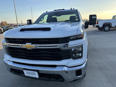 Certified 2024 Chevrolet Silverado 2500 LT image 8