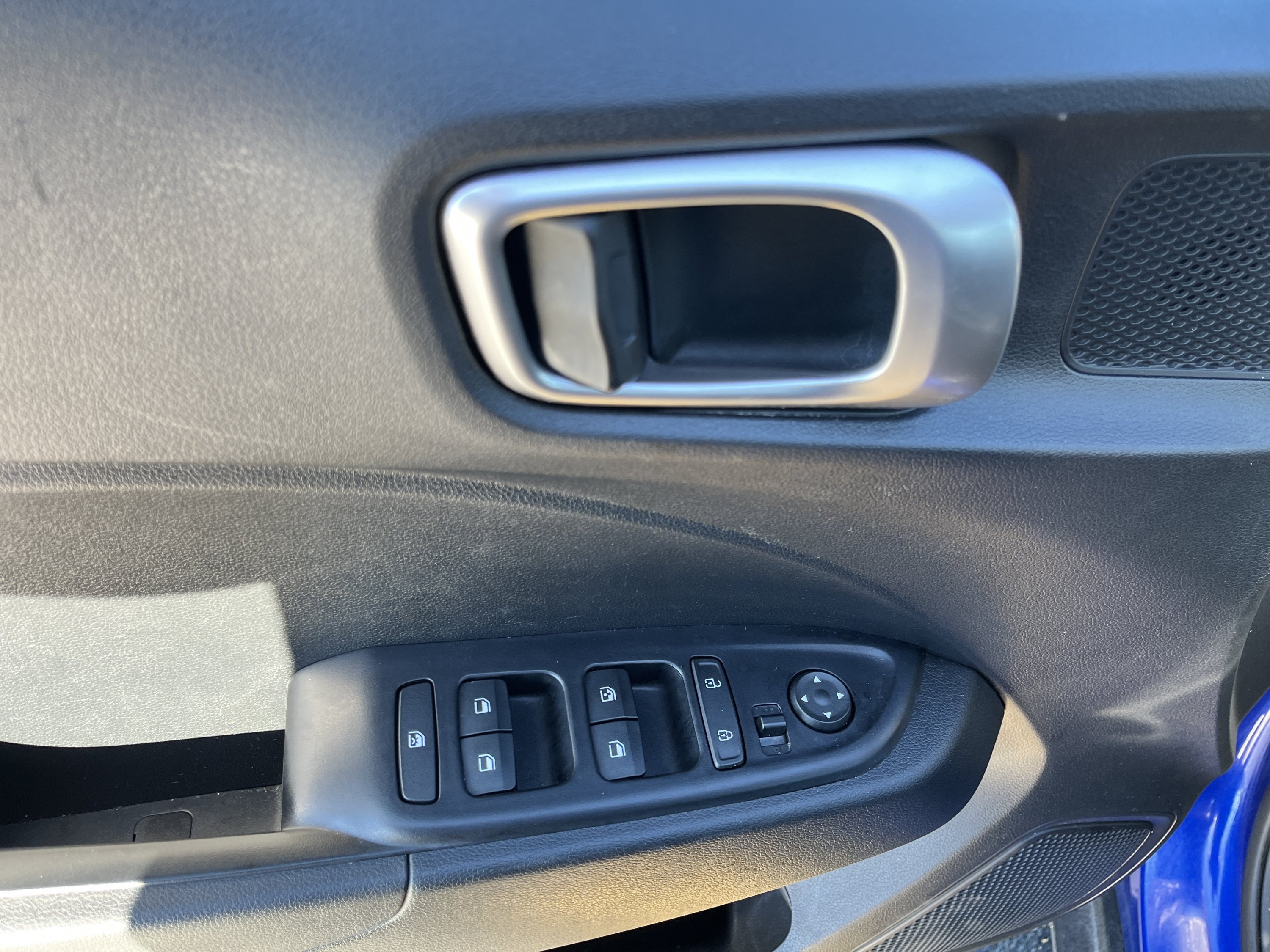 Used 2025 Hyundai Venue SEL FWD image 17