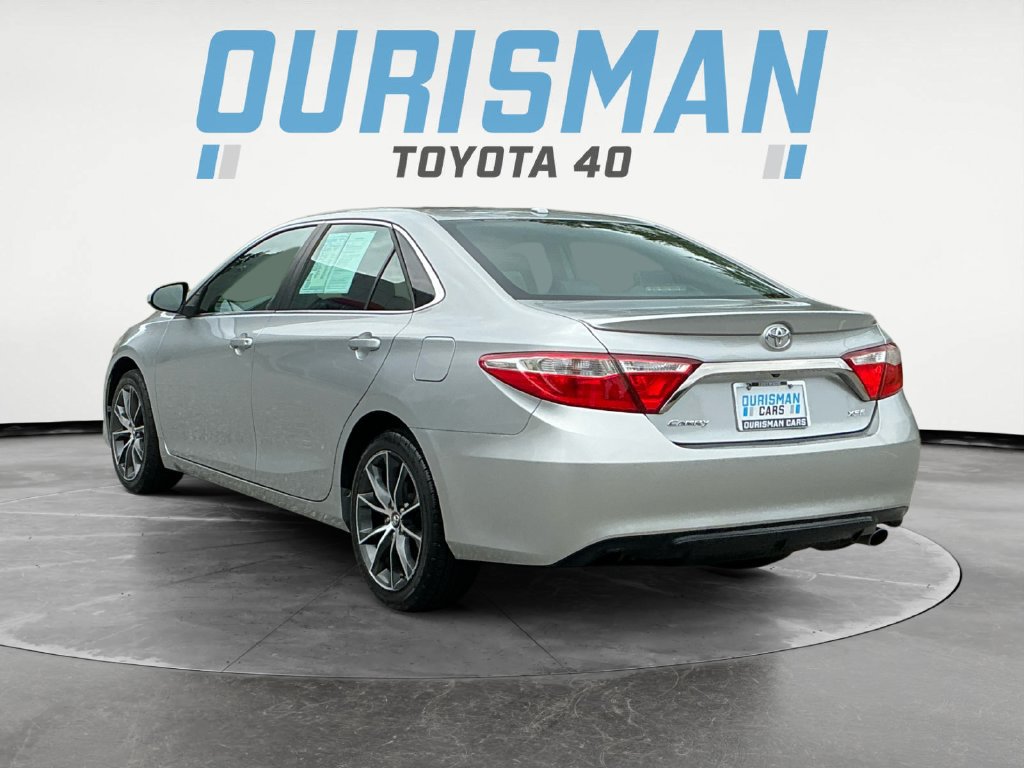 Used 2017 Toyota Camry XSE w/ Moonroof Package FWD image 5