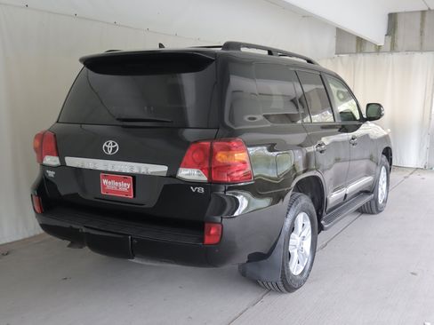 Used 2013 Toyota Land Cruiser AWD/4WD image 9