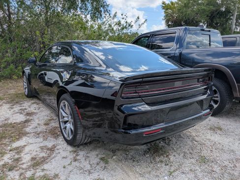Used 2024 Dodge Charger Daytona Scat Pack w/ Plus Group AWD/4WD image 5