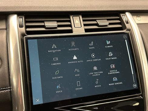 Used 2024 Land Rover Discovery Dynamic SE image 23