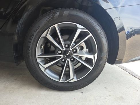 Used 2024 Kia Forte LXS w/ LXS Technology Package FWD image 23