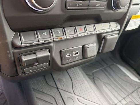 New 2026 Chevrolet Silverado 1500 Custom Trail Boss AWD/4WD image 20