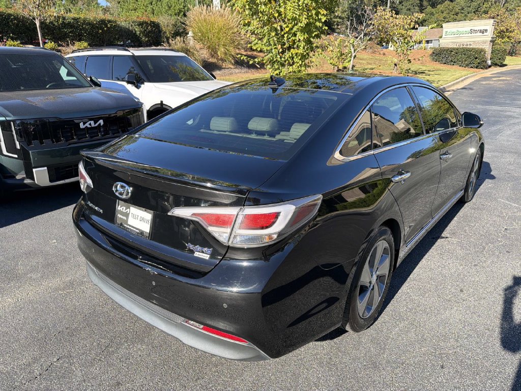 Used 2016 Hyundai Sonata Limited w/ Option Group 02 FWD image 3