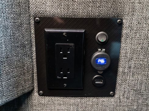 Used 2022 Mercedes-Benz Sprinter 2500 image 39