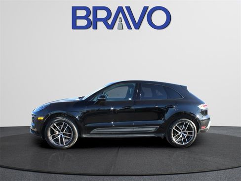 Used 2023 Porsche Macan Turbo image 8