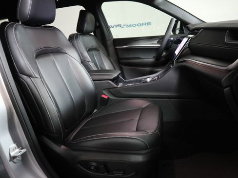 New 2025 Jeep Grand Cherokee L Limited image 21