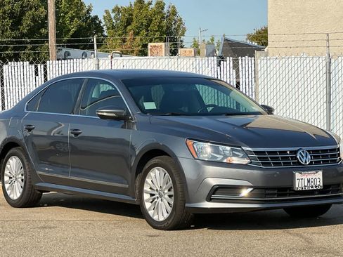 Used 2016 Volkswagen Passat 1.8T SE FWD image 7
