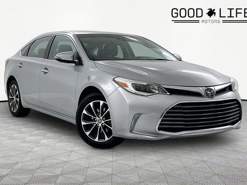 Used 2018 Toyota Avalon XLE image 1