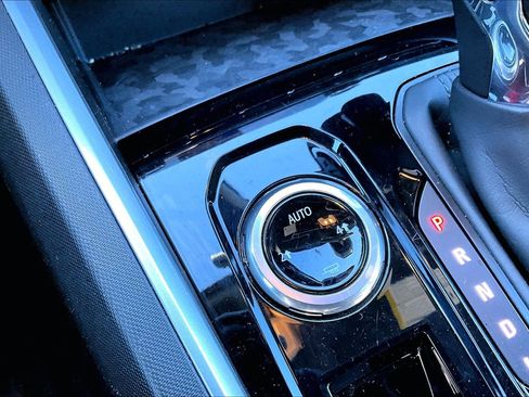 Used 2024 Chevrolet Colorado LT w/ LT Convenience Package image 28