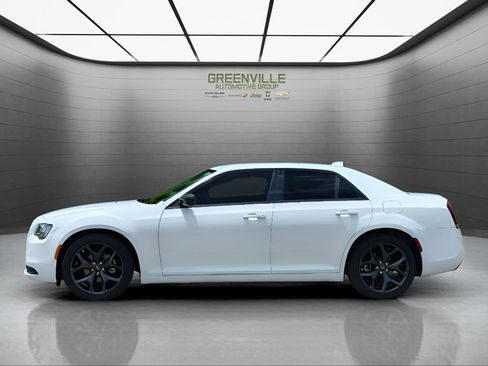 Used 2023 Chrysler 300 Touring w/ Sport Appearance Package RWD image 2