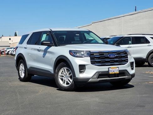 New 2026 Ford Explorer Active RWD image 1