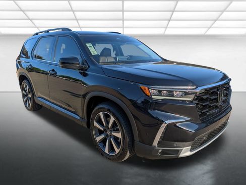 Used 2025 Honda Pilot Elite image 1