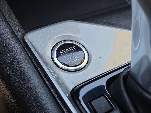 Used 2025 Nissan Altima 2.5 SV AWD/4WD image 23