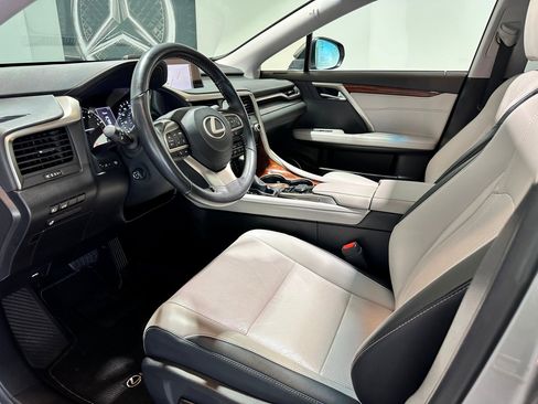 Used 2019 Lexus RX 350L w/ Premium Package image 10
