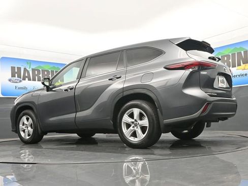 Used 2024 Toyota Highlander LE image 23