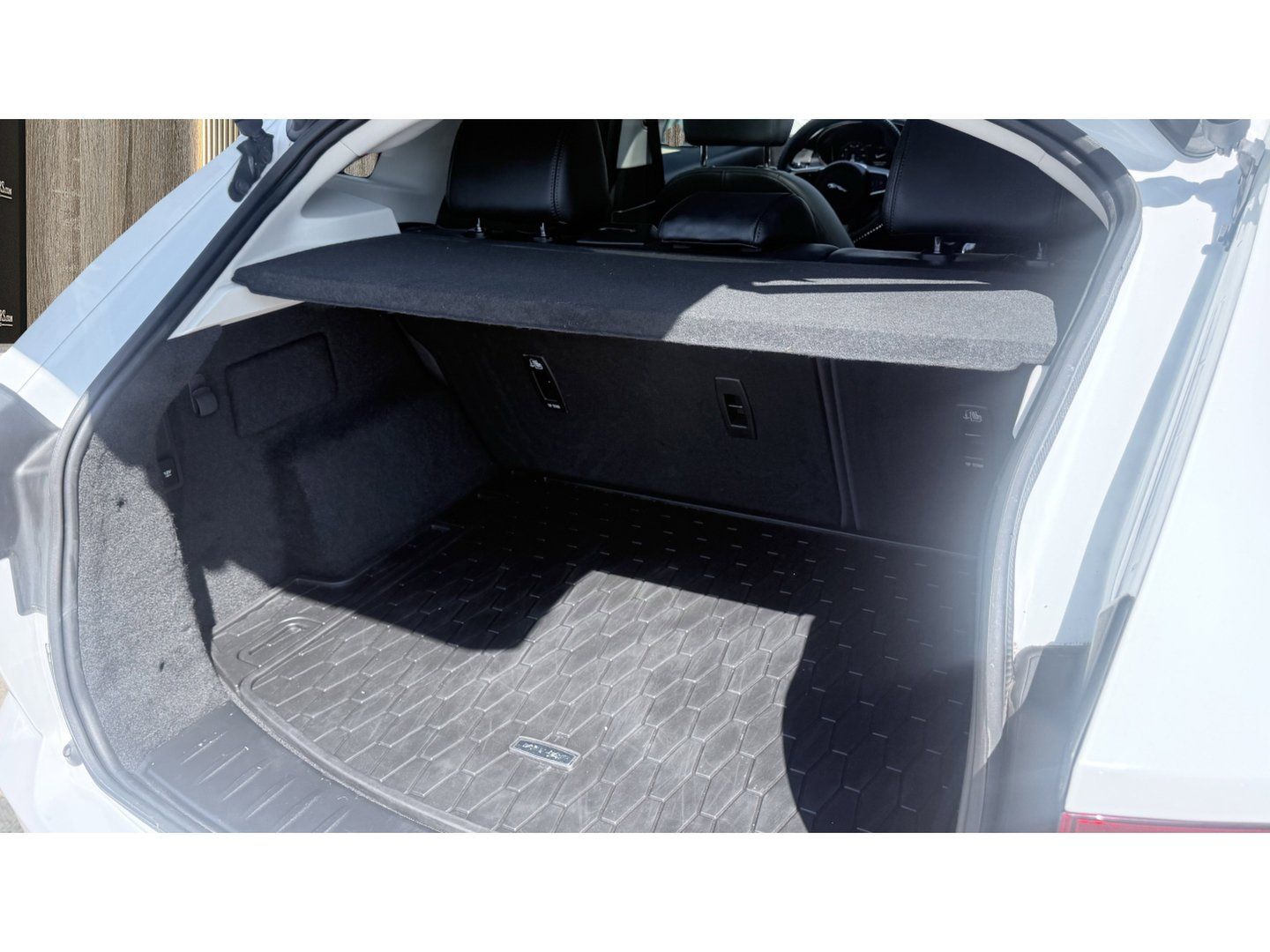Used 2020 Jaguar E-PACE SE AWD/4WD image 15