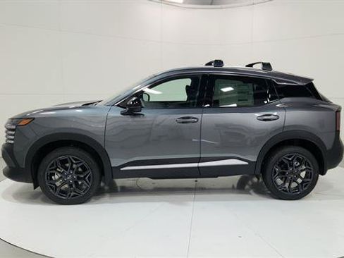 Certified 2026 Nissan Kicks SR FWD image 5