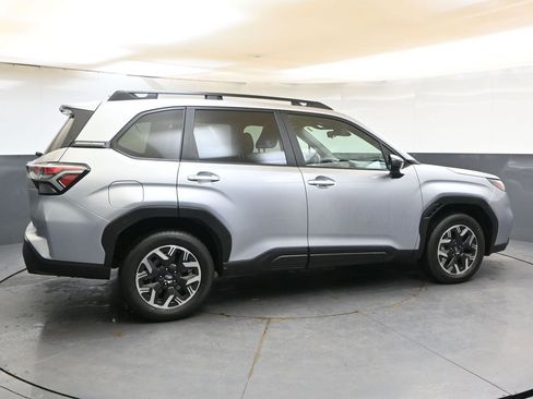 Certified 2025 Subaru Forester Premium AWD/4WD image 6