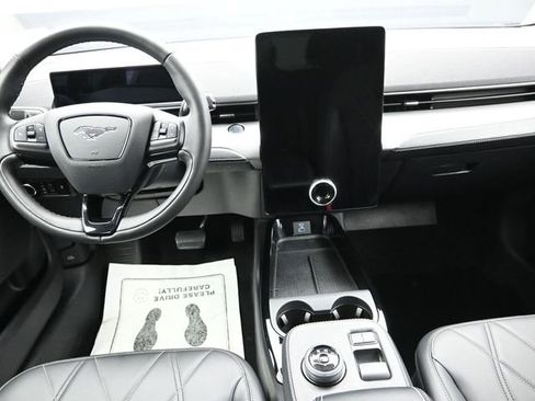 Used 2022 Ford Mustang Mach-E Select image 23