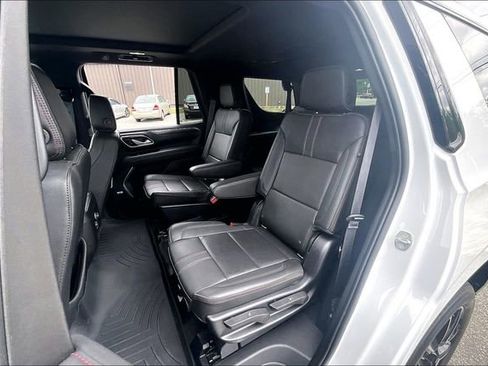 Used 2022 Chevrolet Tahoe RST w/ Luxury Package RWD image 18