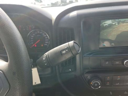 Used 2018 Chevrolet Silverado 1500 Custom w/ Custom Convenience Package image 28