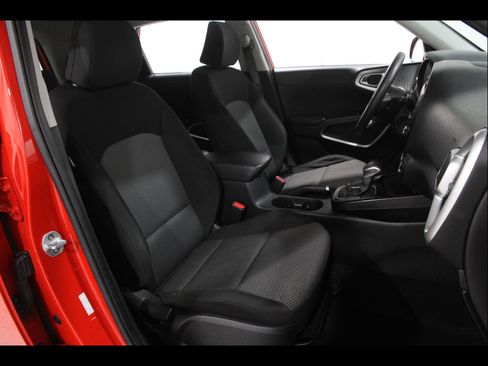 Used 2020 Kia Soul LX FWD image 15