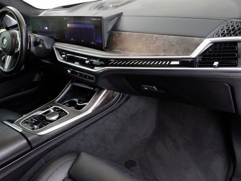 Certified 2023 BMW X7 M60i image 22