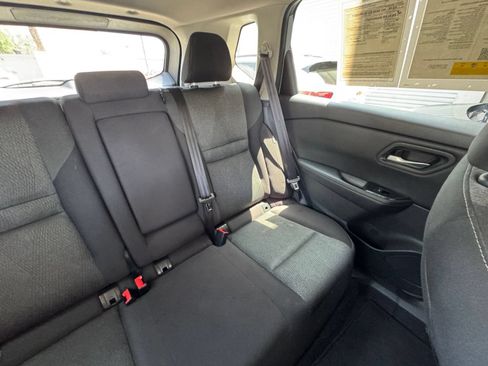 Used 2025 Nissan Rogue SV FWD image 34