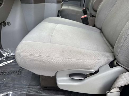 Used 2022 Ford E-350 and Econoline 350 Super Duty image 27