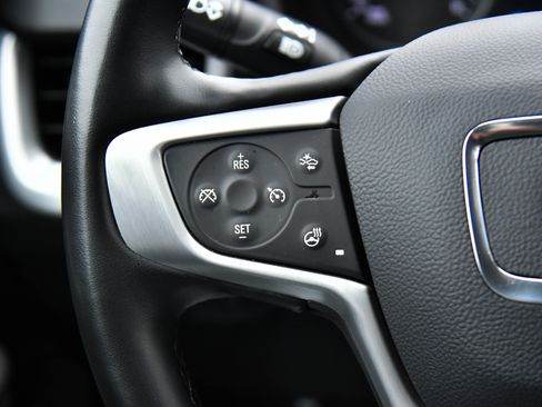 Used 2024 GMC Terrain SLT image 31