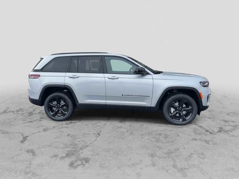 New 2025 Jeep Grand Cherokee Limited w/ Luxury Tech Group II image 8