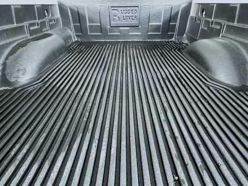 Used 2018 Nissan Frontier S image 33