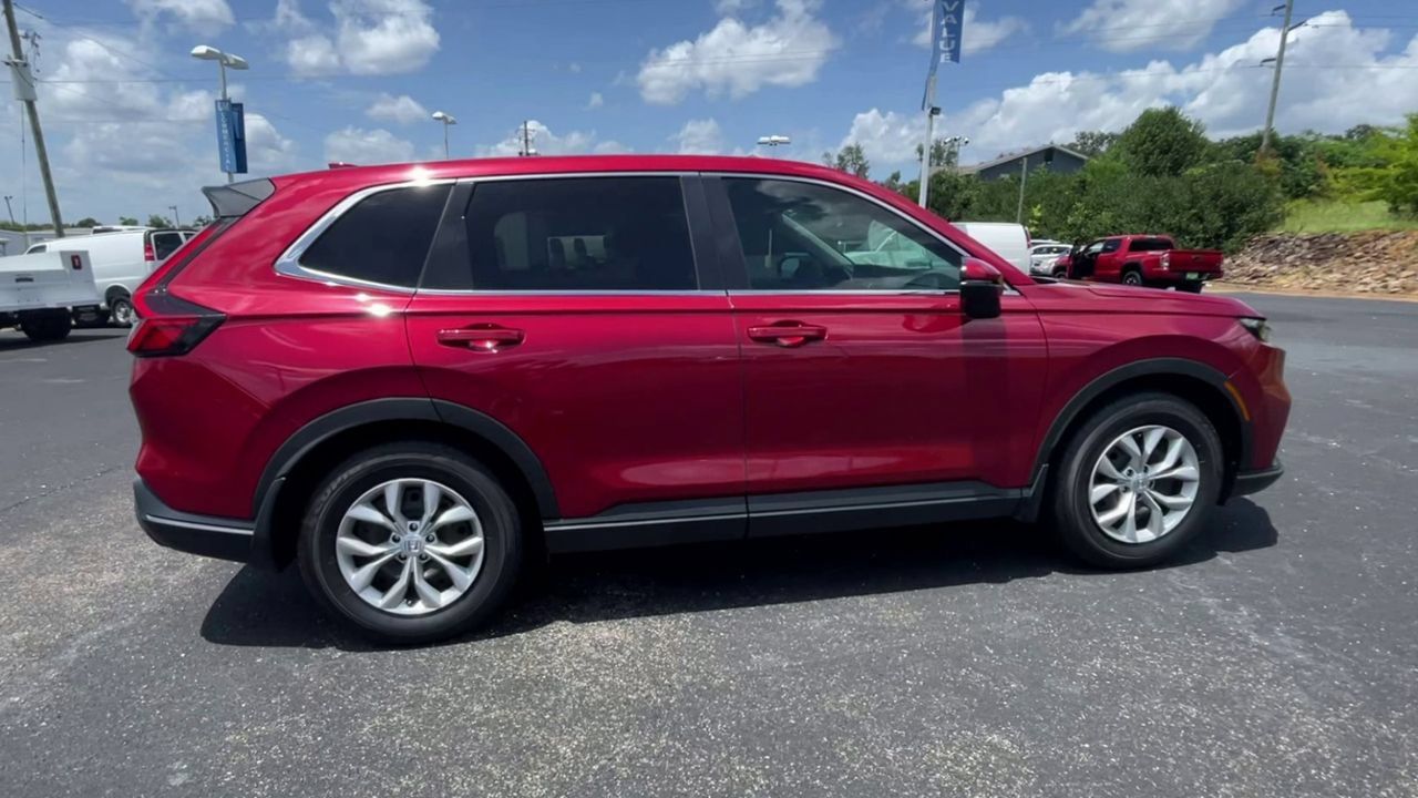 Used 2025 Honda CR-V LX image 9