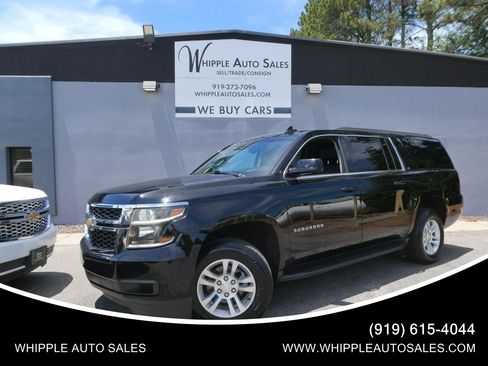 Used 2019 Chevrolet Suburban LT RWD image 1
