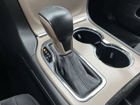 Used 2016 Jeep Grand Cherokee Laredo image 23