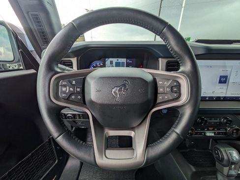 Used 2024 Ford Bronco Outer Banks image 17